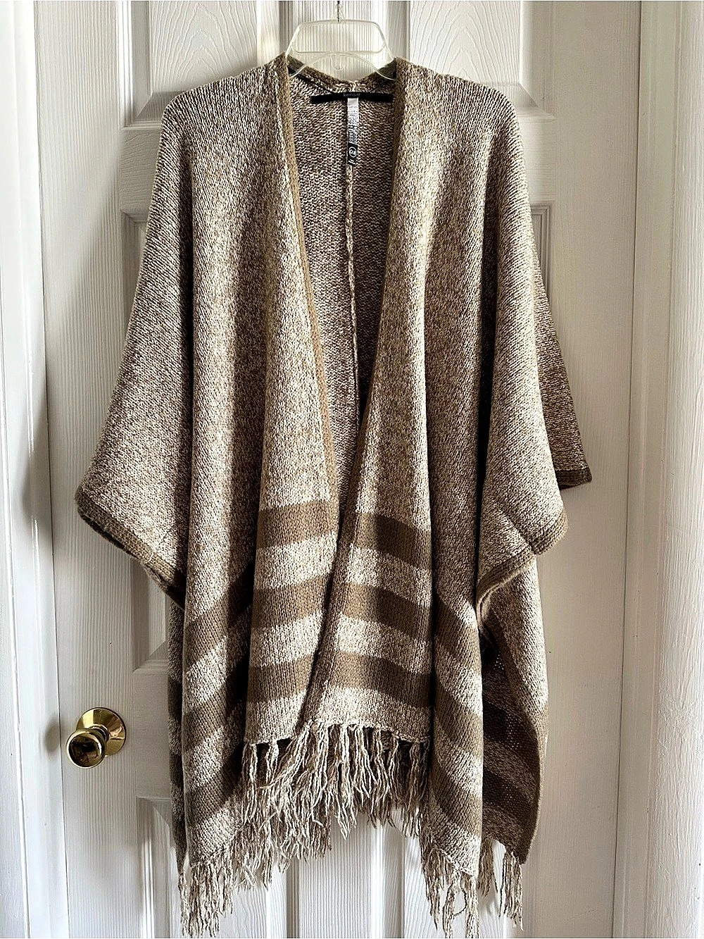 kensie Women's Striped Brown & Cream Sweater Wrap Poncho Like New